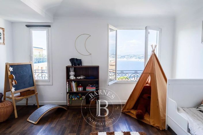 Image No.13-6 Bed House for sale