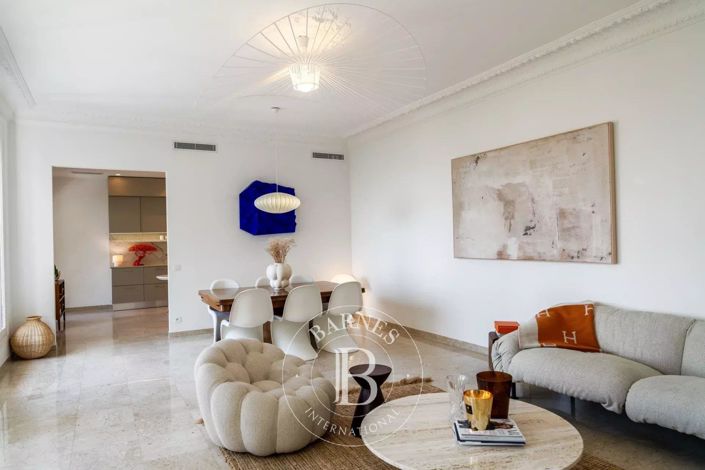 Image No.2-6 Bed House for sale