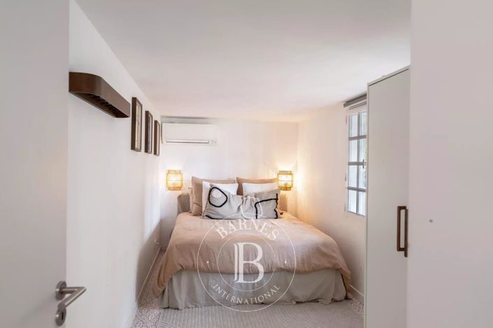 Image No.23-6 Bed House for sale