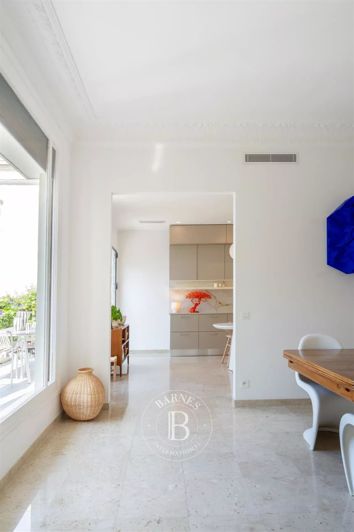 Image No.5-6 Bed House for sale