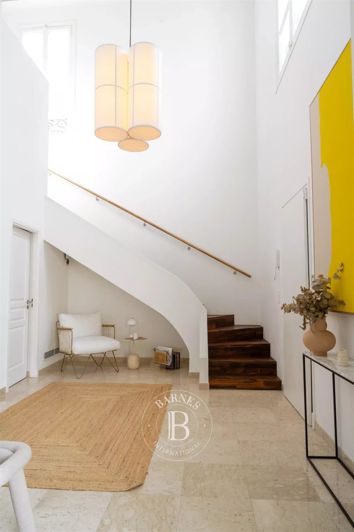 Image No.9-6 Bed House for sale