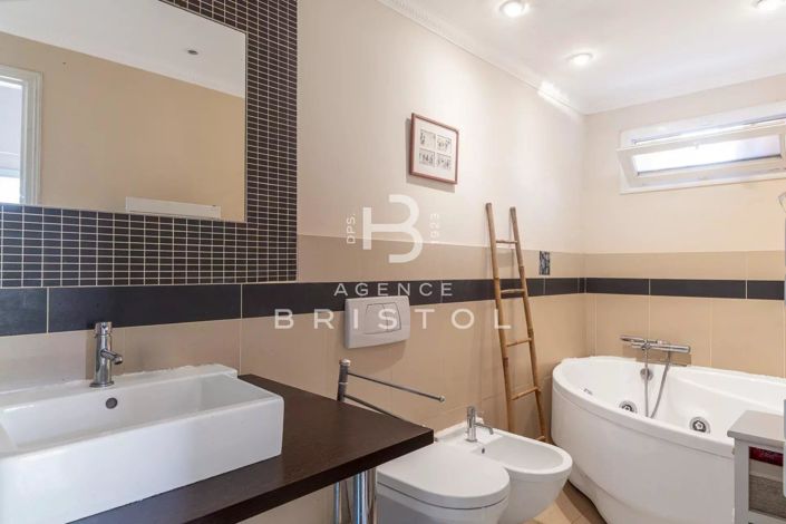 Image No.11-3 Bed Apartment for sale