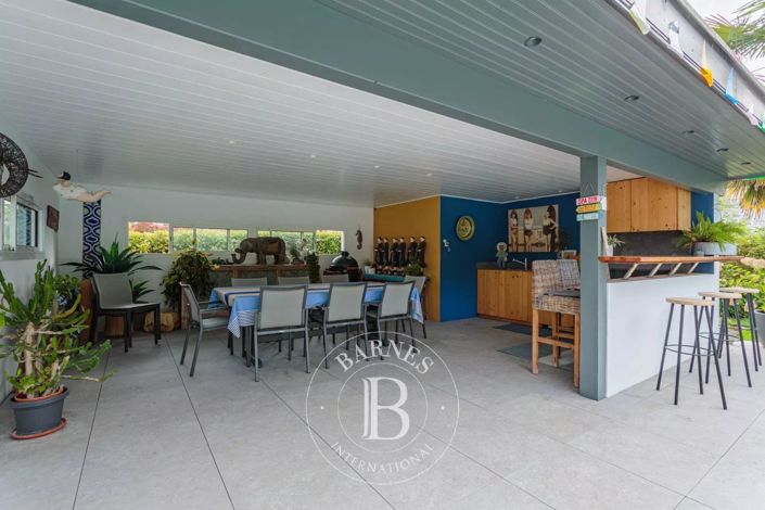 Image No.4-5 Bed House for sale