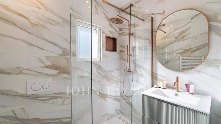 Image No.11-2 Bed House for sale