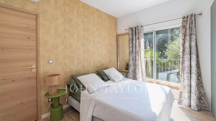 Image No.8-2 Bed House for sale