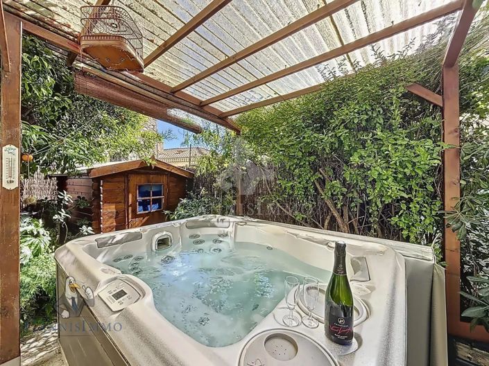 Image No.11-3 Bed Apartment for sale