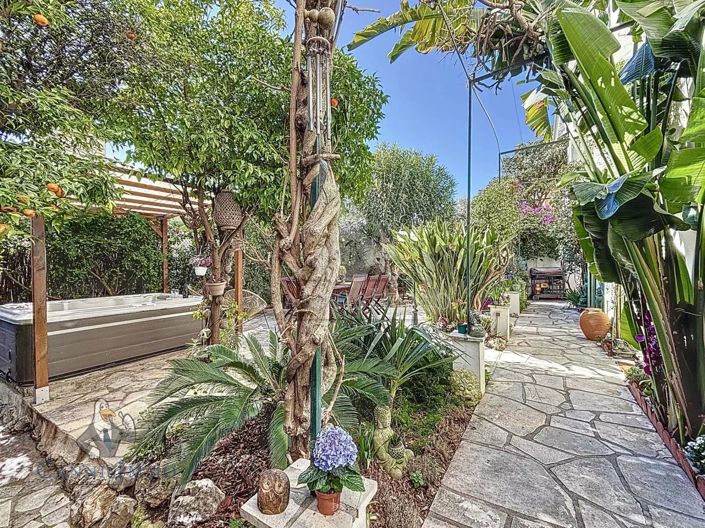 Image No.12-3 Bed Apartment for sale