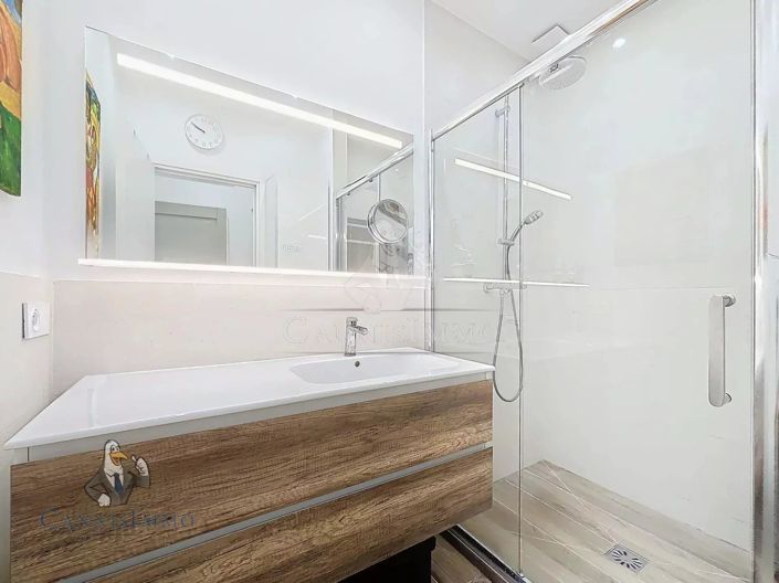 Image No.8-3 Bed Apartment for sale