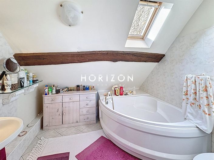 Image No.17-4 Bed House for sale