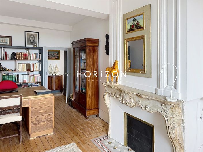 Image No.29-5 Bed Property for sale