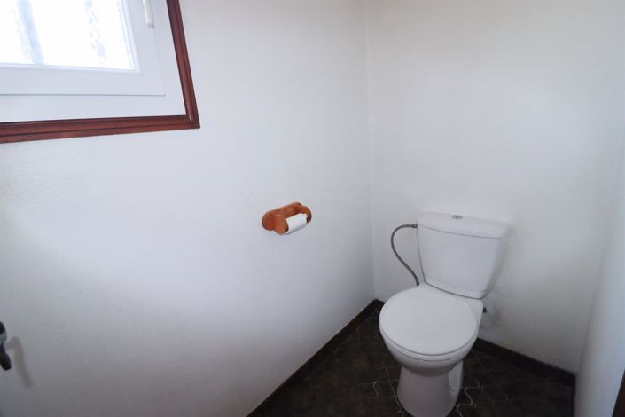 Image No.10-5 Bed House for sale