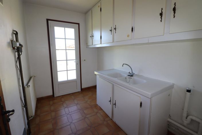 Image No.12-5 Bed House for sale