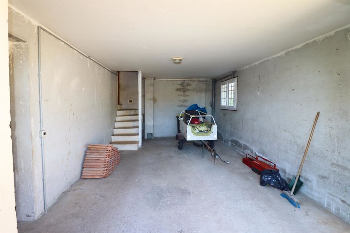 Image No.15-5 Bed House for sale