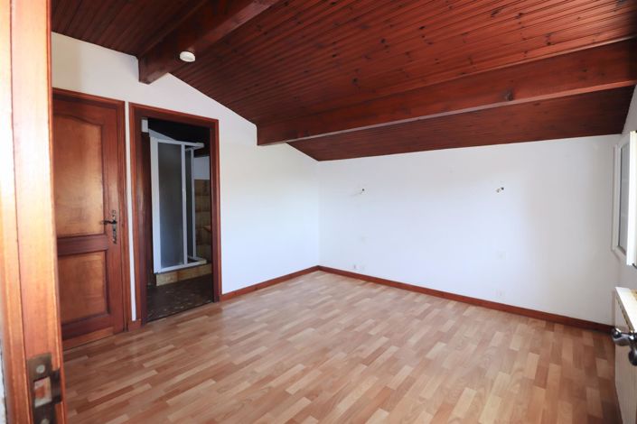 Image No.4-5 Bed House for sale