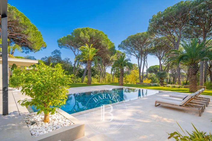 Image No.10-6 Bed House for sale