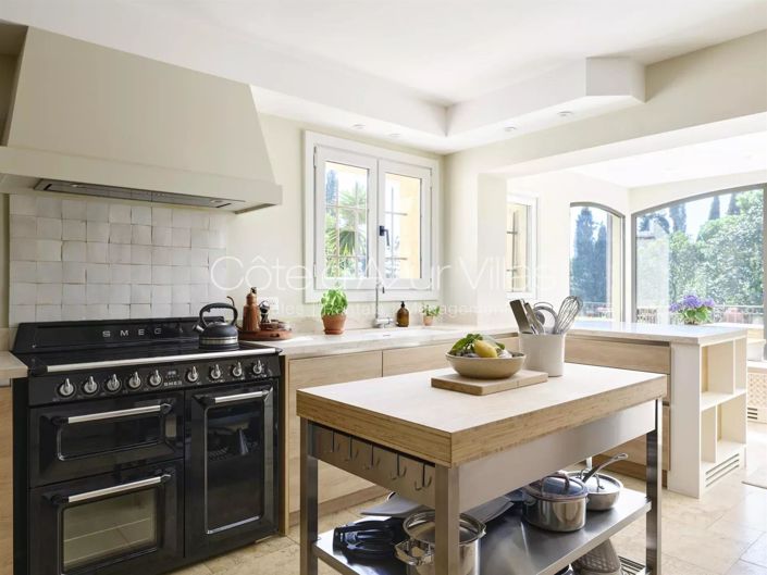 Image No.9-5 Bed House for sale