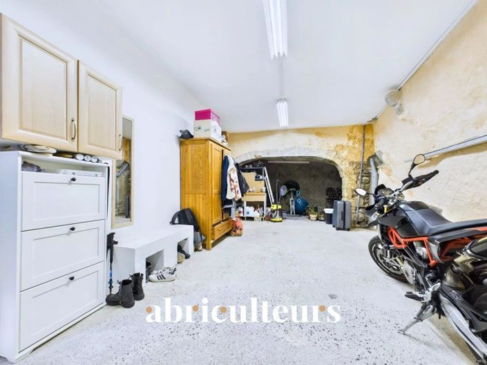 Image No.11-2 Bed House for sale