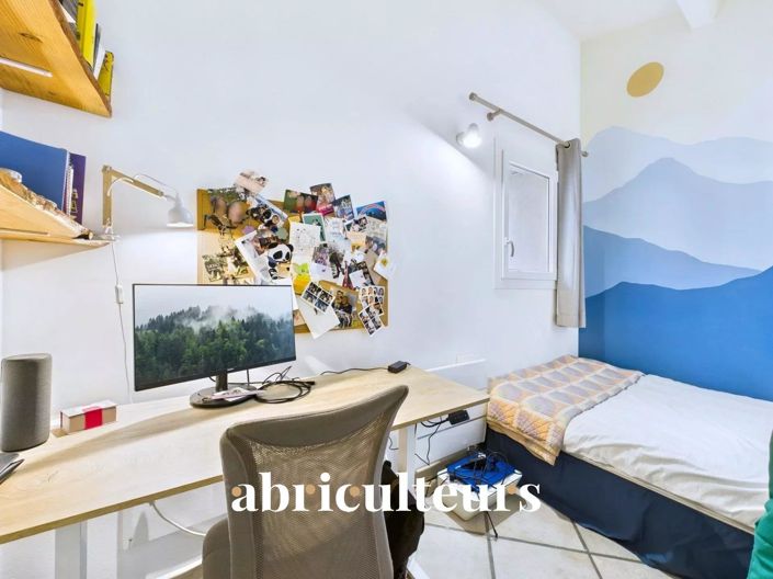 Image No.9-2 Bed House for sale