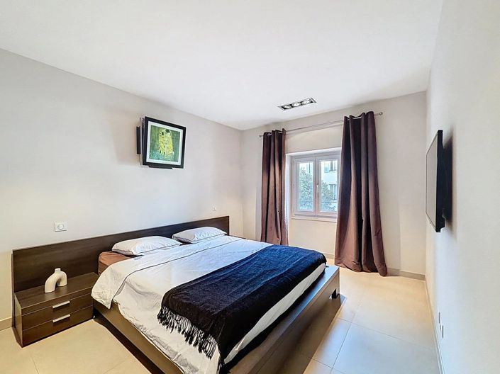 Image No.10-3 Bed Apartment for sale