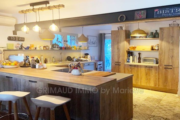 Image No.6-3 Bed House for sale