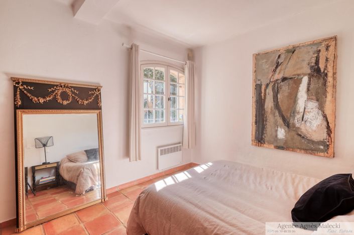 Image No.10-4 Bed House for sale