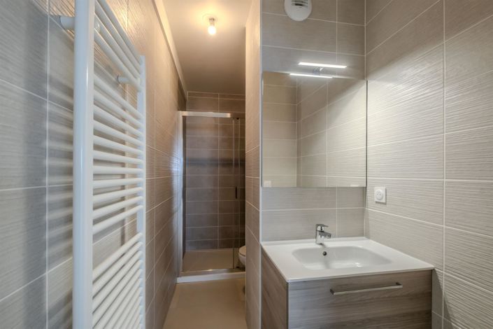 Image No.11-3 Bed Property for sale