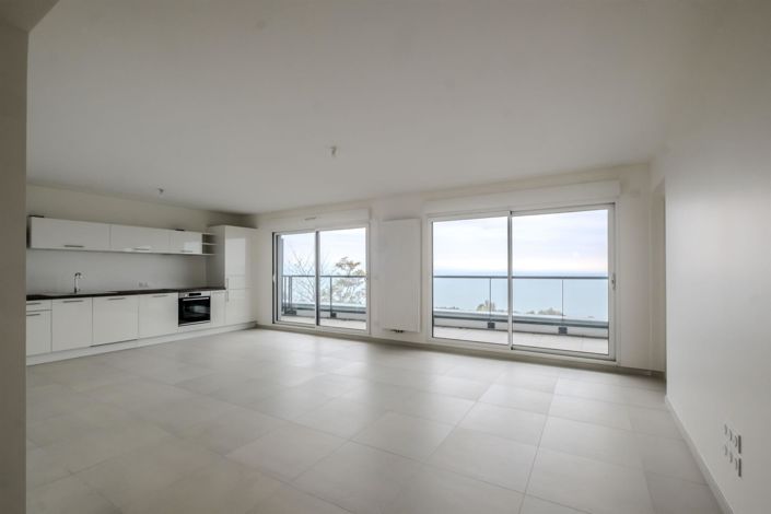 Image No.3-3 Bed Property for sale