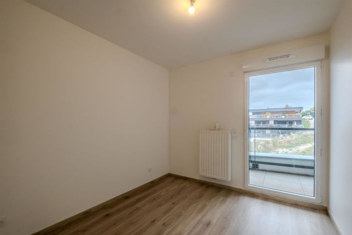 Image No.9-3 Bed Property for sale