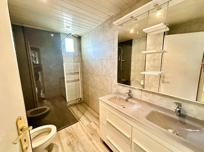 Image No.20-Maison de 6 chambres à vendre à Franche-Comté