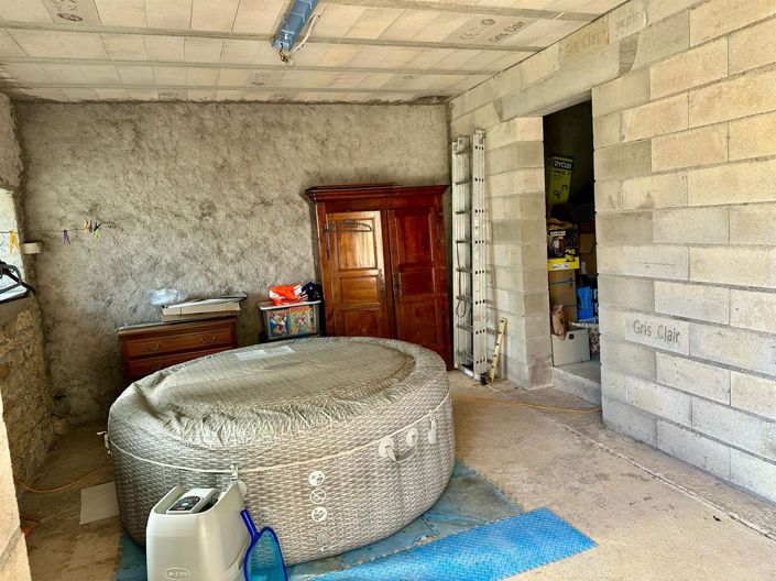 Image No.11-2 Bed House for sale