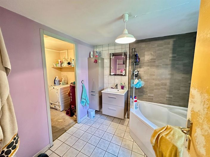 Image No.9-2 Bed House for sale