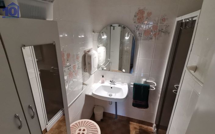 Image No.8-2 Bed House for sale