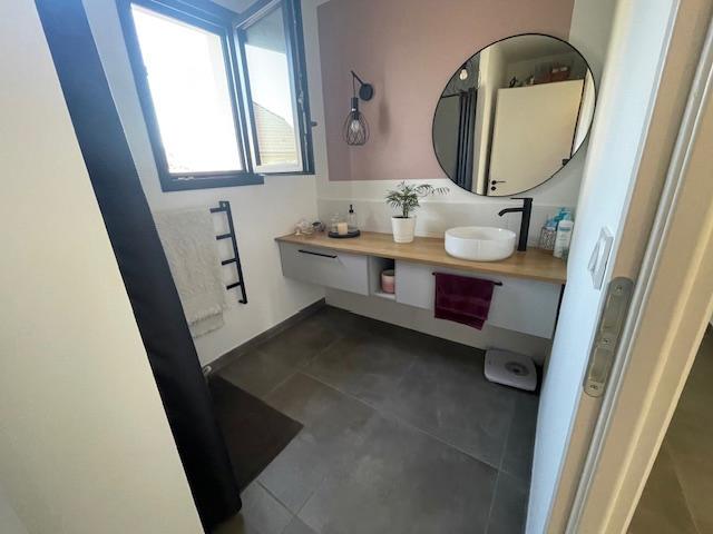 Image No.8-2 Bed House for sale