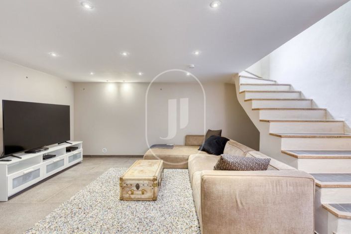 Image No.11-4 Bed House for sale