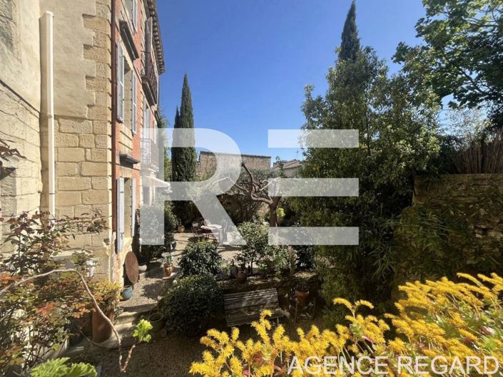 Image No.2-Maison de 7 chambres à vendre à Uzès