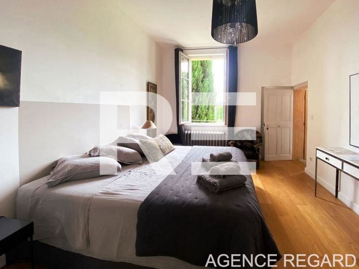 Image No.8-7 Bed House for sale