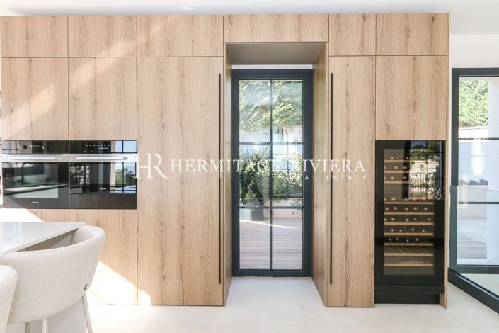 Image No.12-4 Bed House for sale