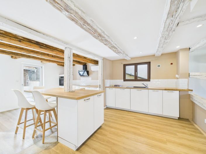 Image No.2-4 Bed House for sale