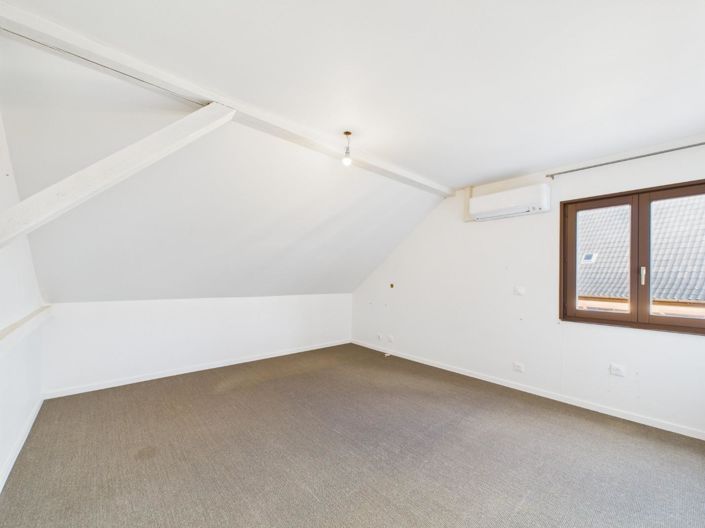 Image No.7-4 Bed House for sale