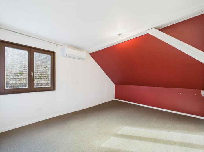 Image No.8-4 Bed House for sale