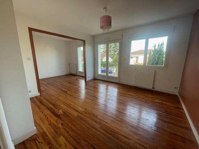 Image No.8-5 Bed House for sale