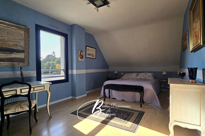 Image No.10-4 Bed House for sale