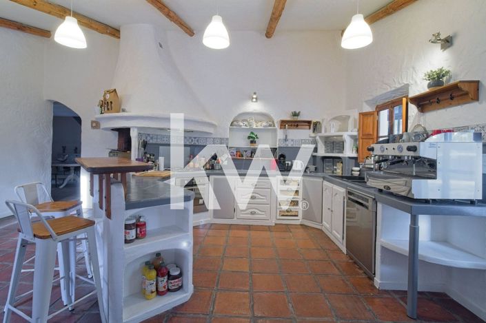 Image No.23-Maison de 14 chambres à vendre à Fontaine-de-Vaucluse