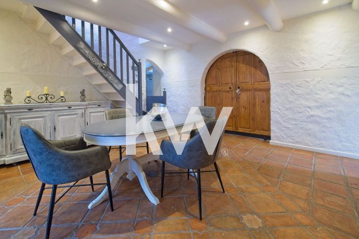 Image No.24-Maison de 14 chambres à vendre à Fontaine-de-Vaucluse