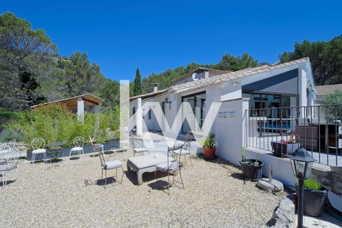 Image No.5-Maison de 14 chambres à vendre à Fontaine-de-Vaucluse