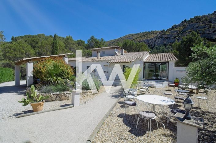 Image No.8-Maison de 14 chambres à vendre à Fontaine-de-Vaucluse