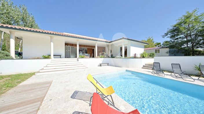 Image No.18-5 Bed House for sale