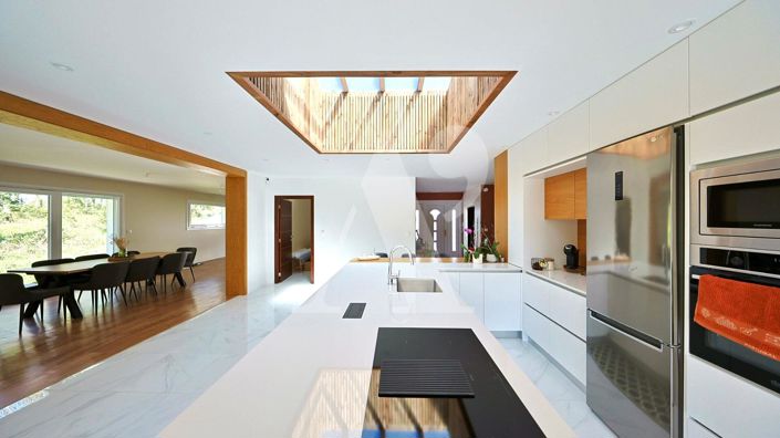 Image No.6-5 Bed House for sale