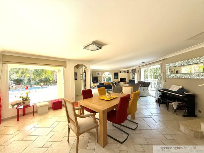 Image No.10-5 Bed House for sale