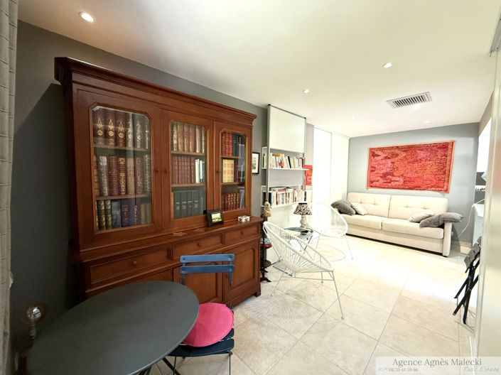 Image No.18-5 Bed House for sale